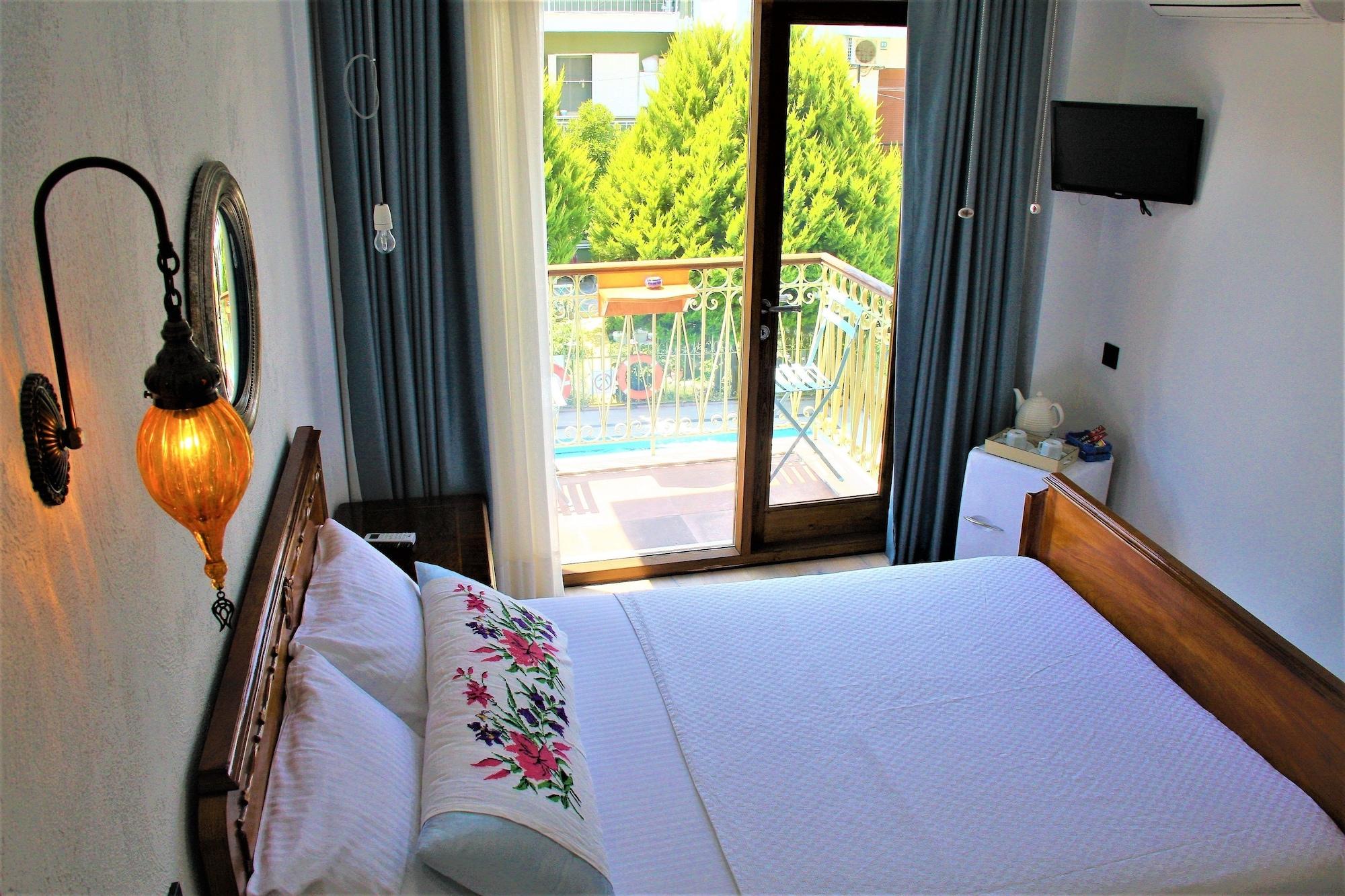 Amphora Hotel Foca Exterior photo